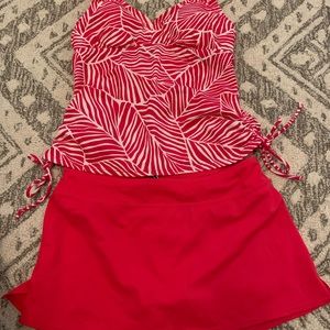 Jantzen Tankini top w/Swim skirt.